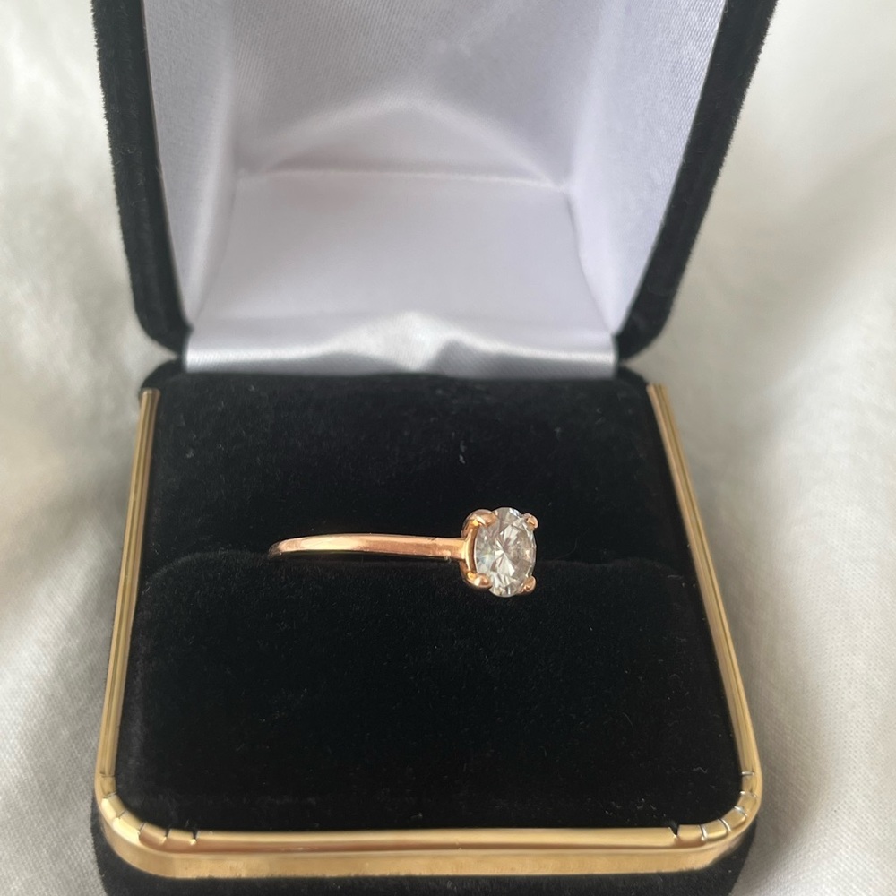 Engagement ring (moissanite) - Picture 3 of 5